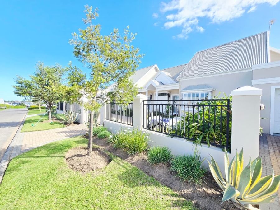 5 Bedroom Property for Sale in Kingswood Golf Estate Western Cape